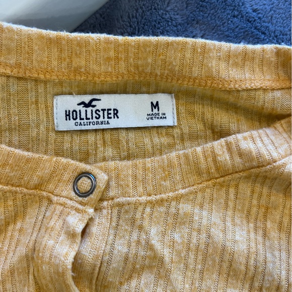 Hollister long sleeve henley tee - Picture 3 of 3